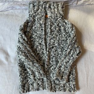 Amina black and white knitted sweater